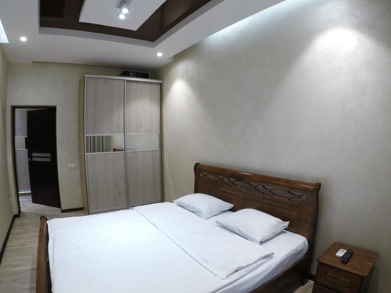 קייב Apartment On Dragomirova מראה חיצוני תמונה