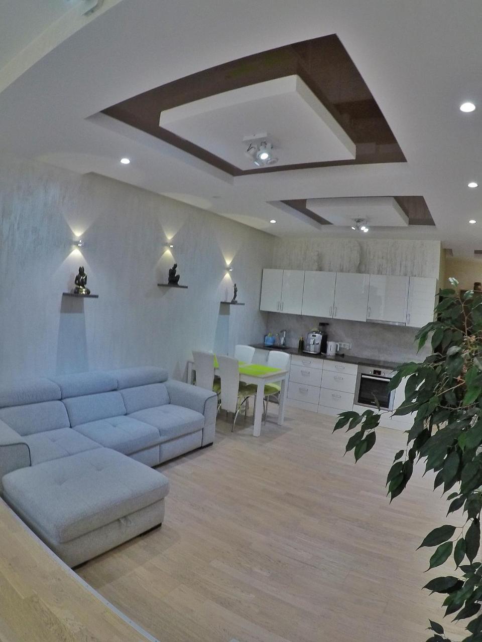 קייב Apartment On Dragomirova מראה חיצוני תמונה
